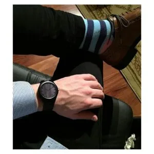 Reloj de madera grabado casual hecho a mano reloj de_4