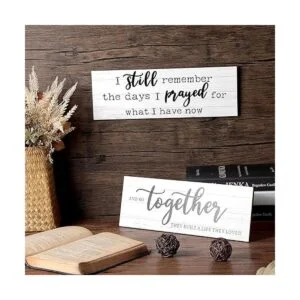 Letrero de madera rústica con texto en inglés I Still_7