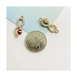 SiegYma 30 piezas de metal a la moda con 8 personajes de_5