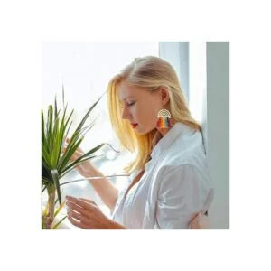 Pendientes de macramé en blanco con forma de arete de_4