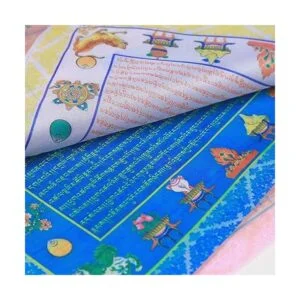 Banderas tibetanas de oración budista al aire libre_5