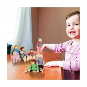 Casa de muñecas de madera para personas de 8 figuras_5