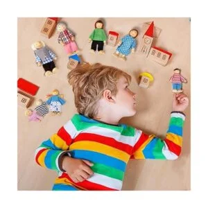 Casa de muñecas de madera para personas de 8 figuras_6