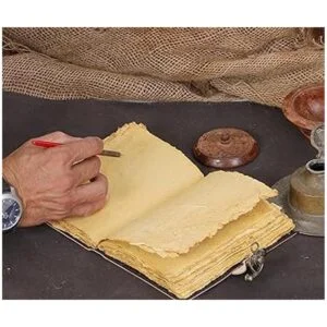 Diario de hechizos en blanco con cierre de candado hocus_6