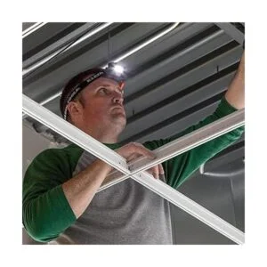 Klein Tools 80030 Linterna frontal recargable y probador_4