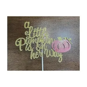 Decoración de tarta con purpurina dorada con diseño de_3