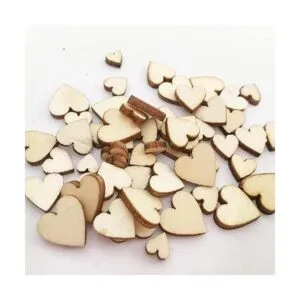 Rebanadas de madera con forma de corazones de amor_4