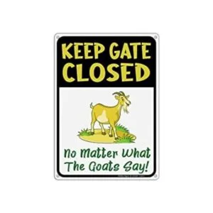 Señal de advertencia con texto Keep Gate Close No Matter_1