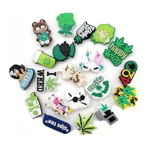 37 piezas de dijes de zapatos verdes para bricolaje_5