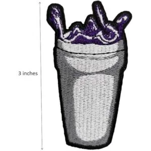Parche bordado a mano con bebiendo de doble taza para_3