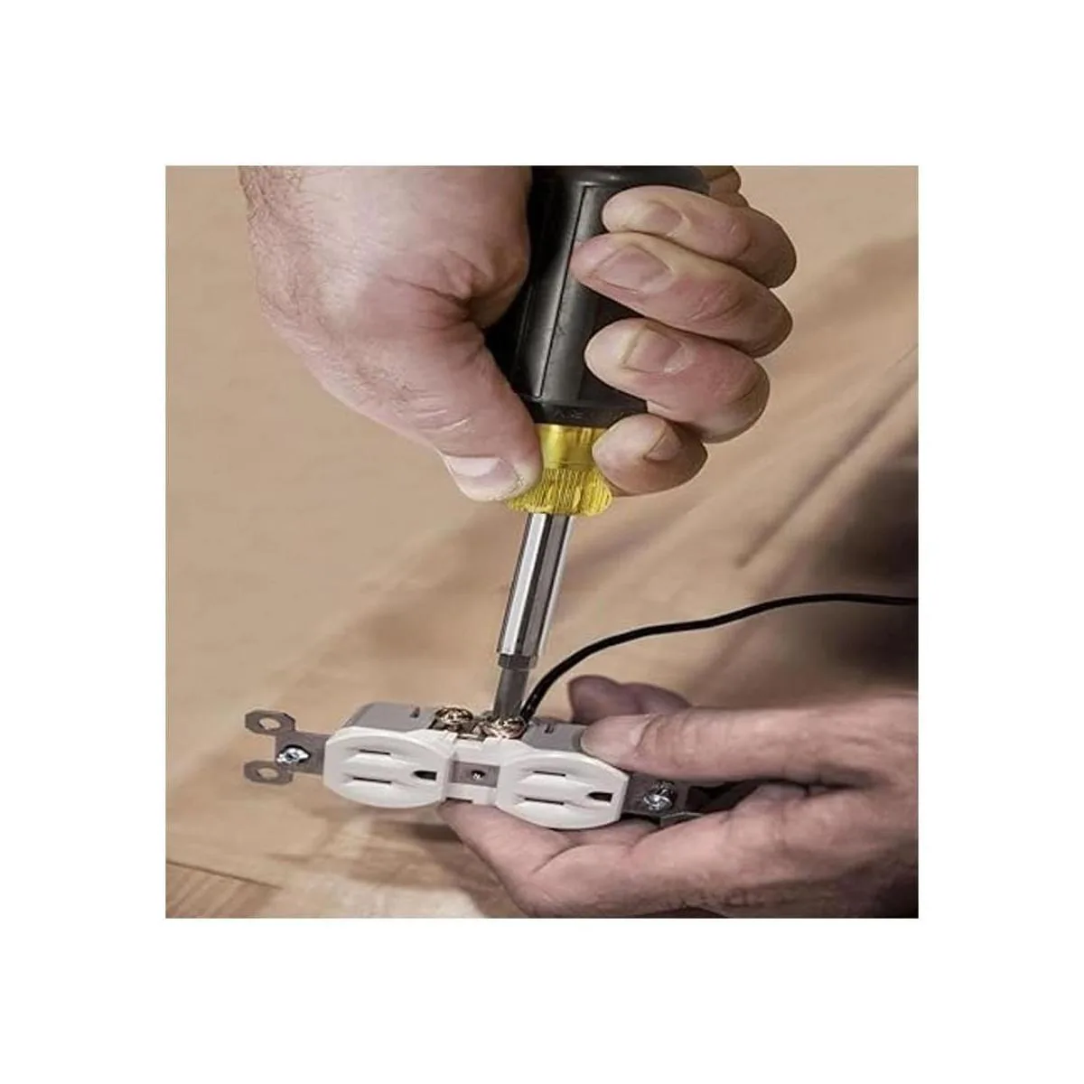 Klein Tools 32476 Destornillador multibroca 5 en 1 con 2_3