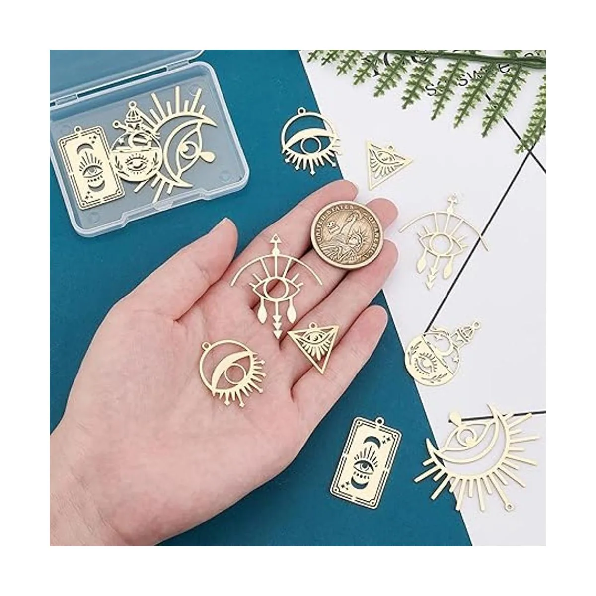 DICOSMETIC Colgante de acero inoxidable de ojo egipcio con_2