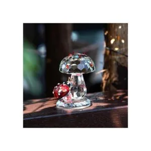 HD HYALINE DORA Figura de mariquita de cristal sobre_6