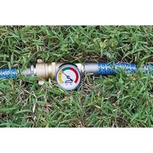 Regulador de presión de agua de latón con manómetro_2