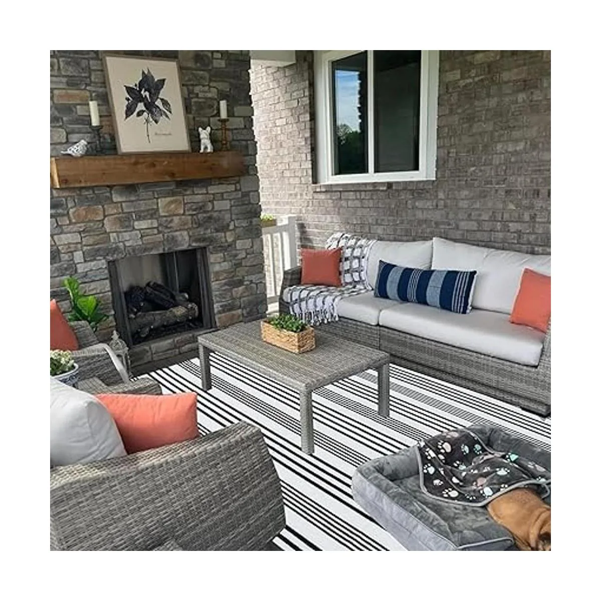 Alfombra a rayas blancas y negras para interiores y_3