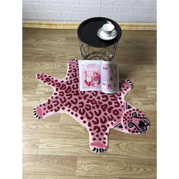 Alfombra de piel de vacuno con estampado de leopardo