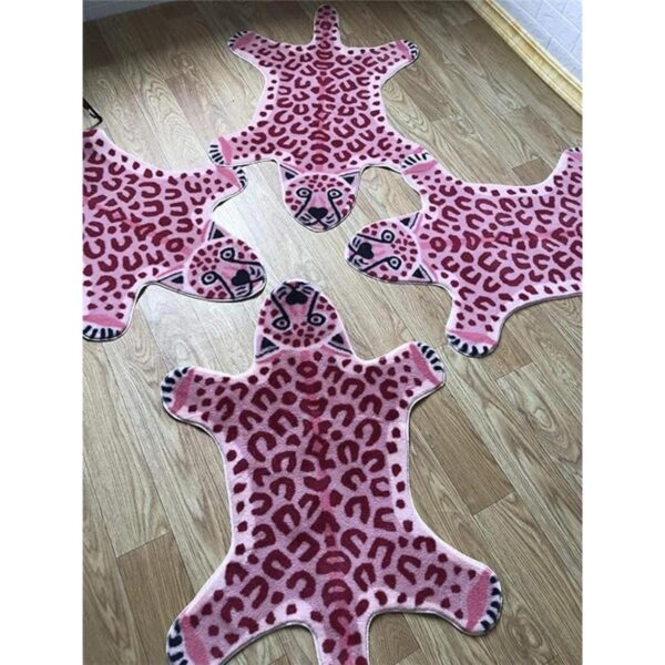 Alfombra de piel de vacuno con estampado de leopardo
