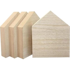 Bloques de madera sin terminar con forma de casa de 6