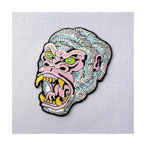 Parche bordado de The Roaring Gorilla para coser con el_3