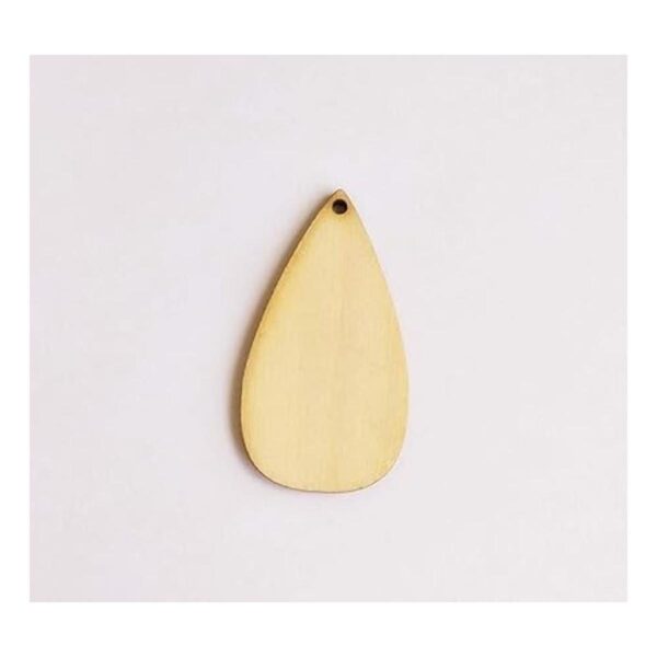 30 aretes de madera en blanco con forma de lágrima.
