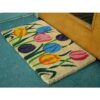 Alfombra de fibra de coco tejida con diseño de tulipanes_4