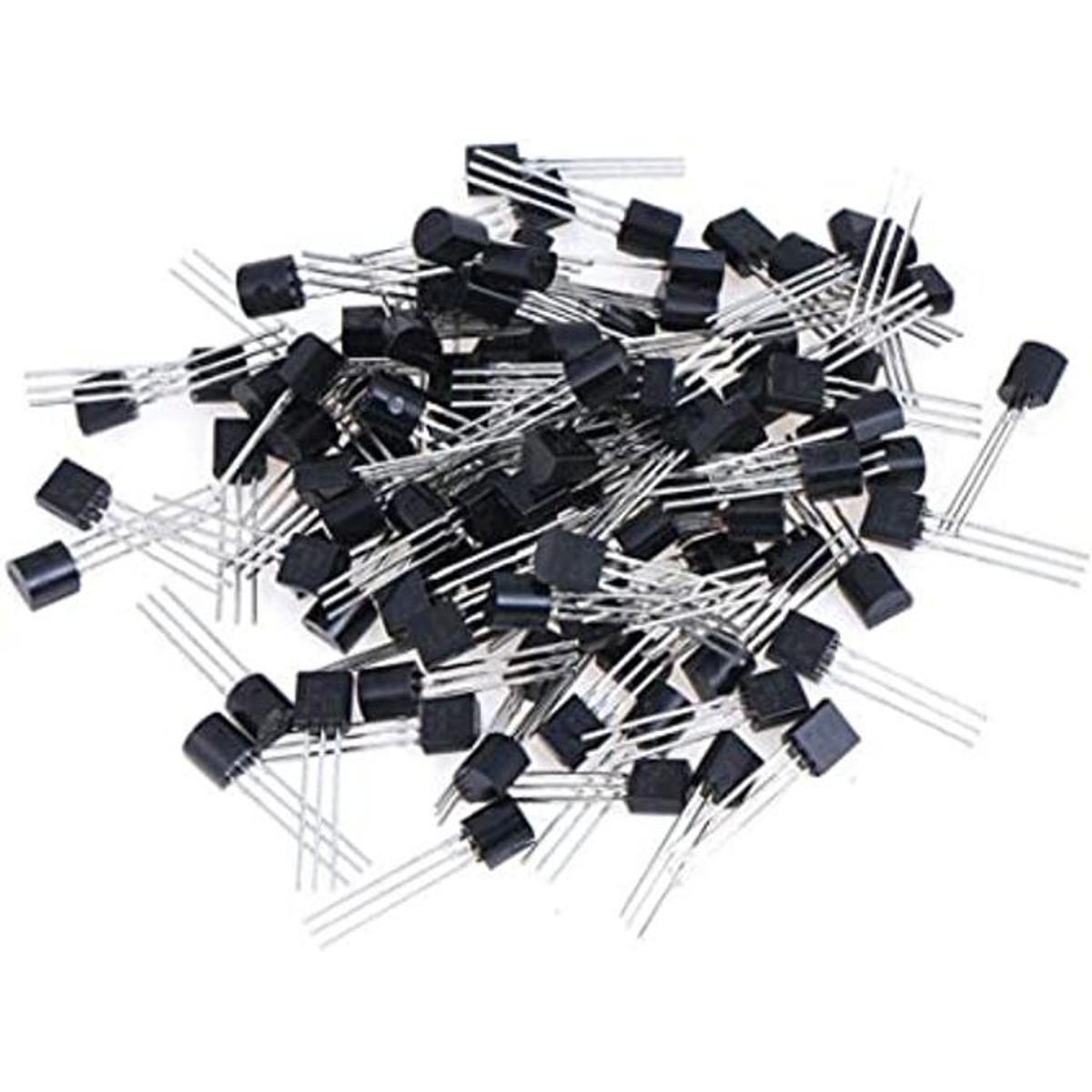 50PCS 2N2907A TO92 0.8A 60V PNP Nuevo transistor de