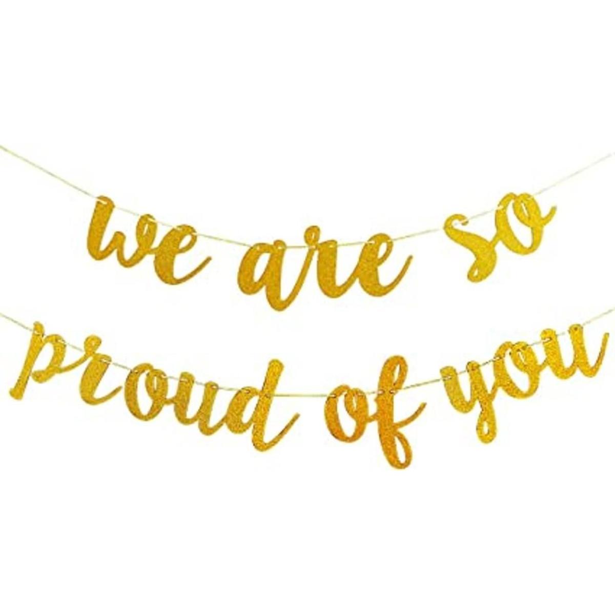 Banner dorado brillante con texto en inglés We are So