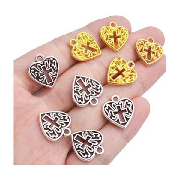 50pcs 0.630 in aleación corazón cruz encantos hueco