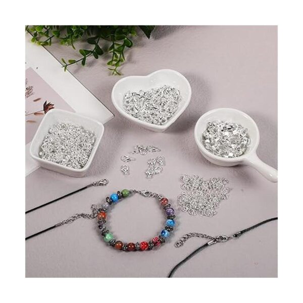 El juego de 880 piezas de accesorios para hacer joyas