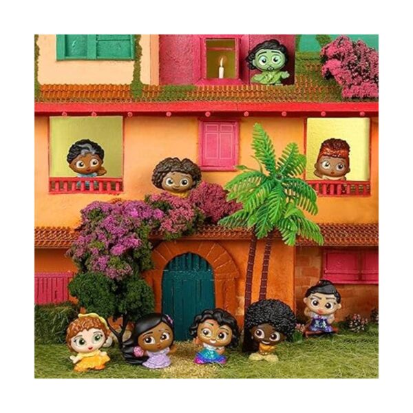 Just Play Disney Doorables Encanto Collection Peek_3