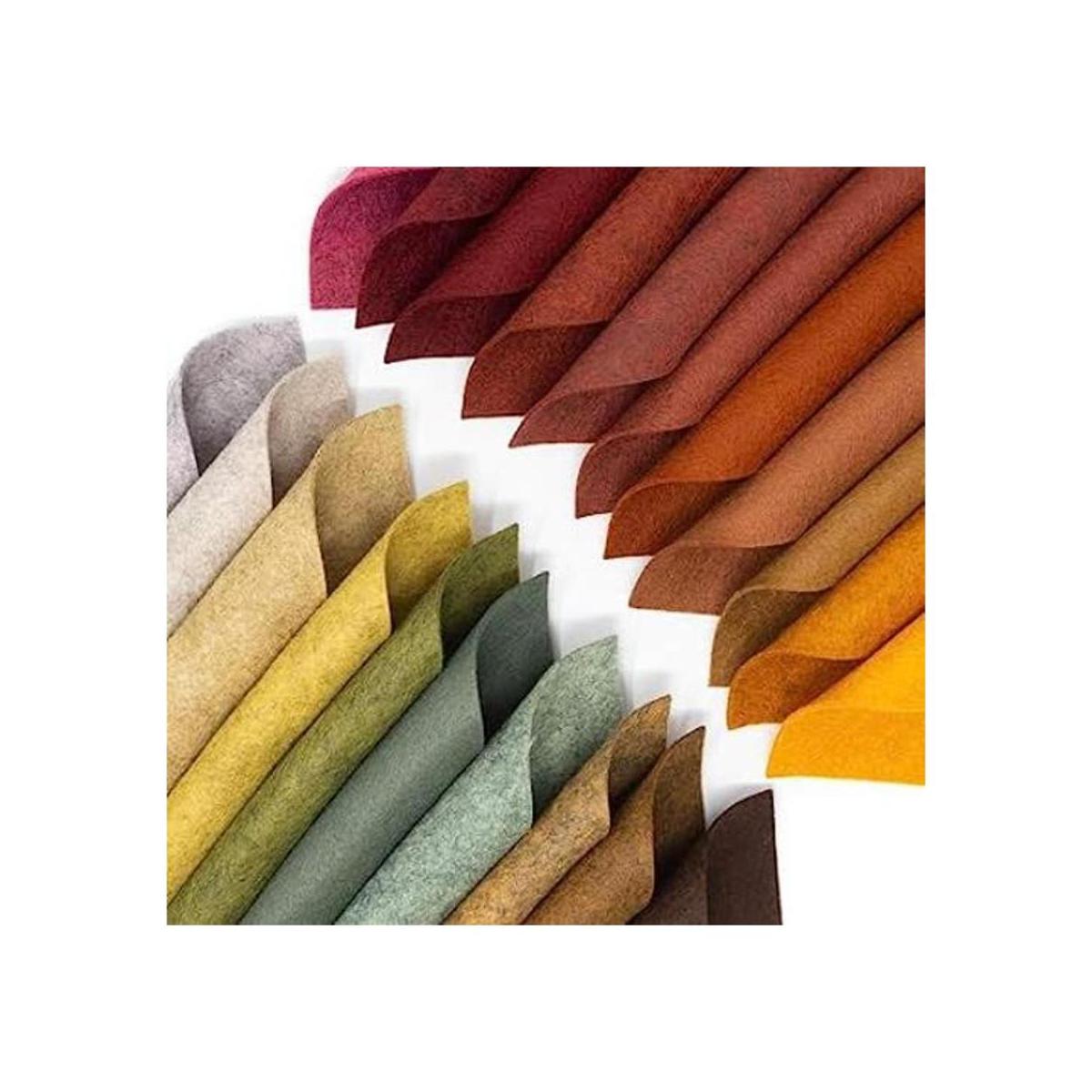 21 hojas cuadradas de 6 x 6 de fieltro en colores