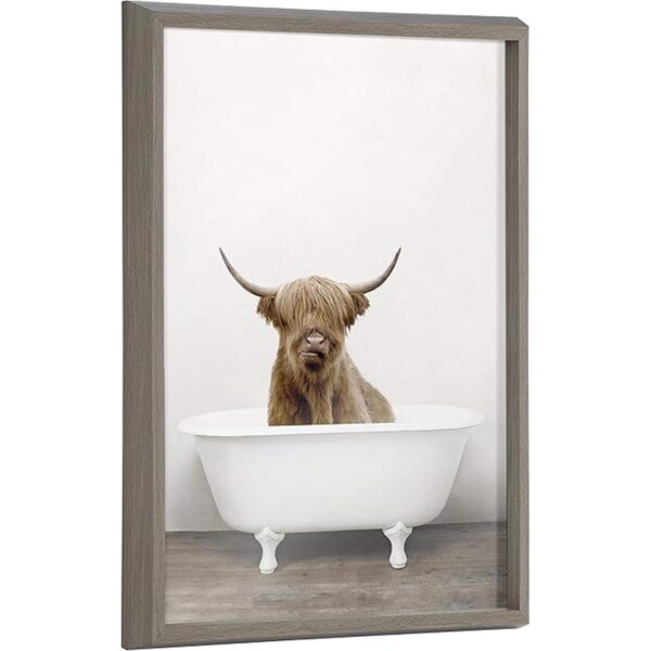 Kate and Laurel Blake Highland Cow in Tub Arte de pared_1