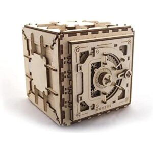 Safe de Ugears es un rompecabezas de madera mecánico 3D_1