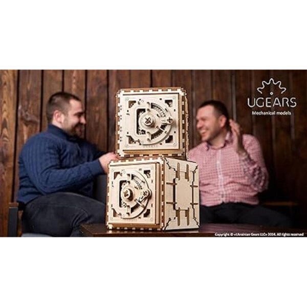 Safe de Ugears es un rompecabezas de madera mecánico 3D_4