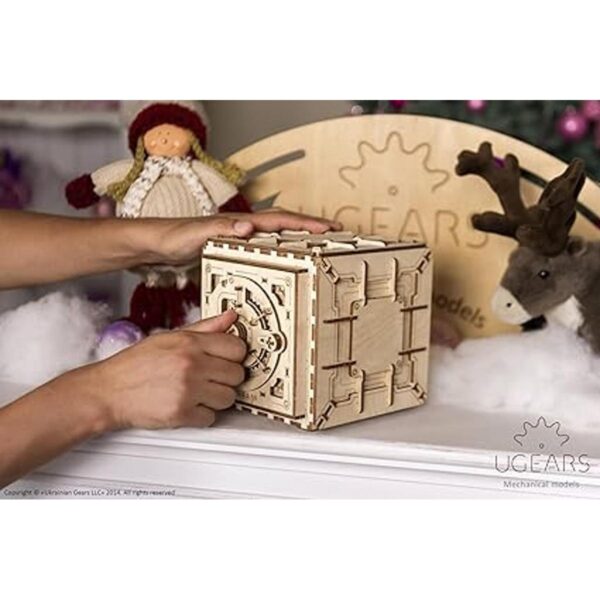 Safe de Ugears es un rompecabezas de madera mecánico 3D_6