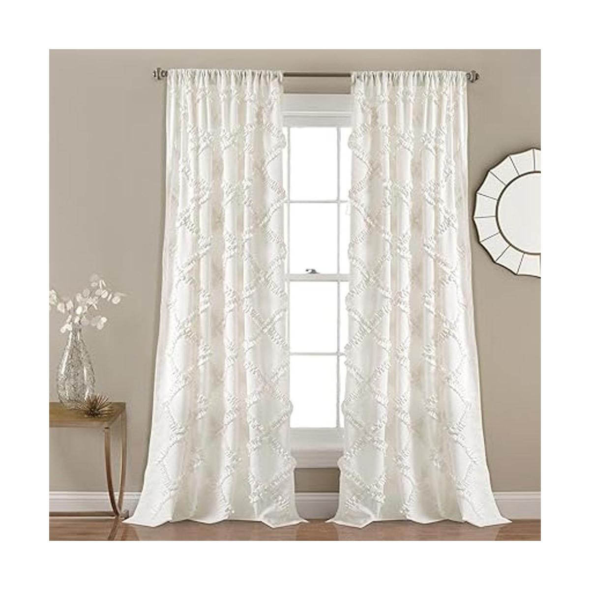 Exuberante decoración con volantes de diamante y panel de