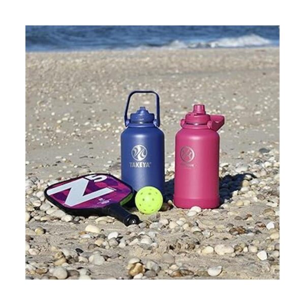 Takeya Newman Pickleball Botella de agua aislada con tapa_4