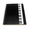 Cuaderno con hojas en blanco para música composición_4