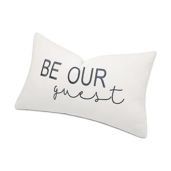 DecorHouzz funda para almohada Be Our Guest bordada_3