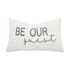 DecorHouzz funda para almohada Be Our Guest bordada_1