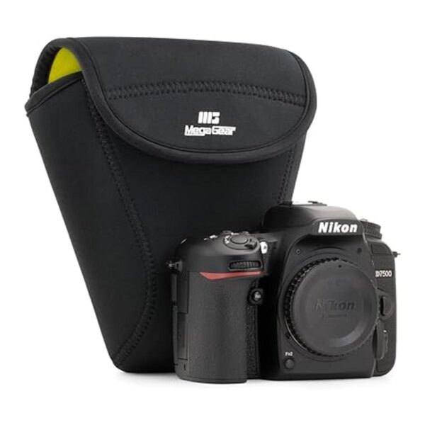 MegagGear MG1252 Funda para cámara Nikon D7500