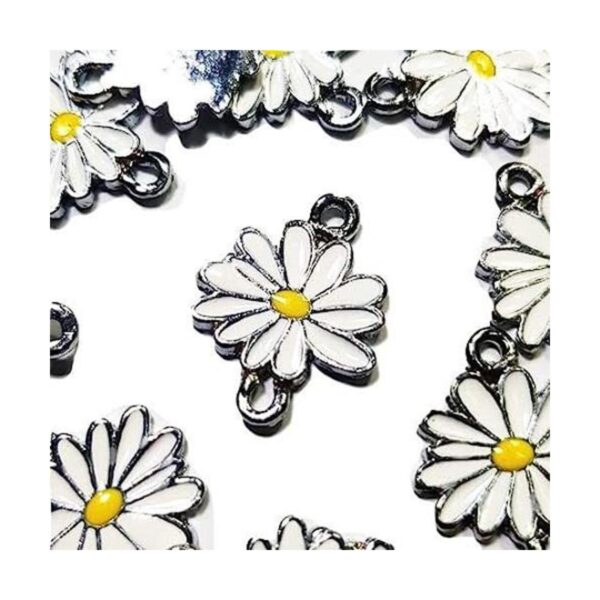 Conector de 12 Little Daisy flor blanca y amarilla Charms_1