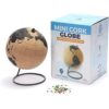 Globe Trekkers Mini globo de corcho con 50 pines de_2