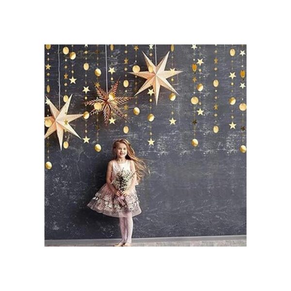 Guirnalda de fiesta de estrellas pequeñas doradas con