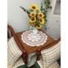 Damanni Mantel de algodón beige hecho a mano con encaje de_5