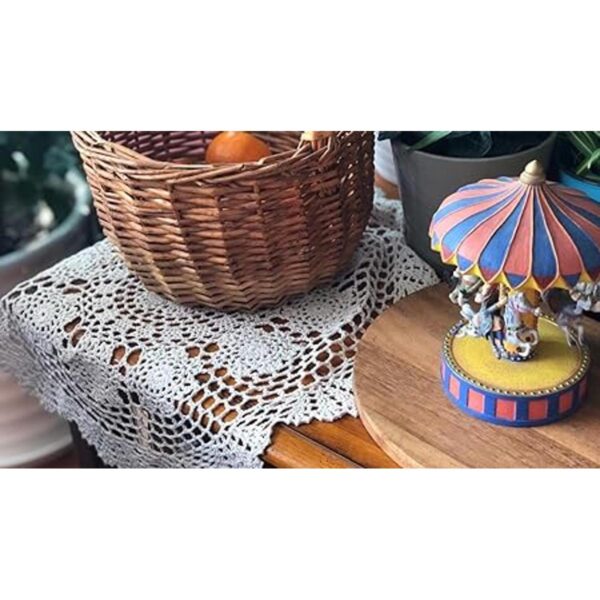 Damanni Mantel de algodón beige hecho a mano con encaje de_4