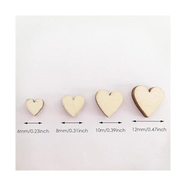 Rebanadas de madera con forma de corazones de amor_2