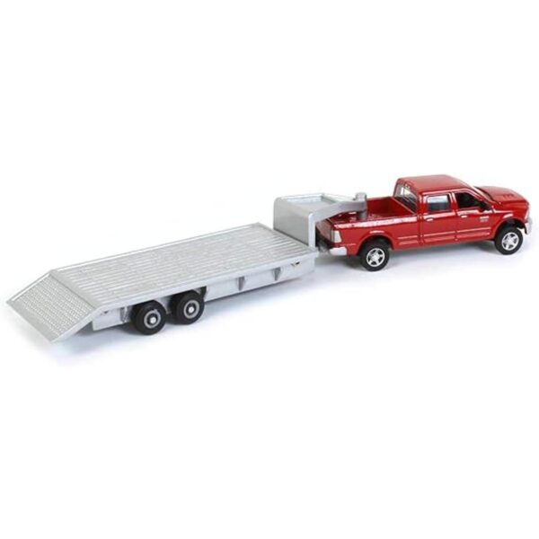 Camioneta Dodge con remolque fundido a troquel y fardos_4