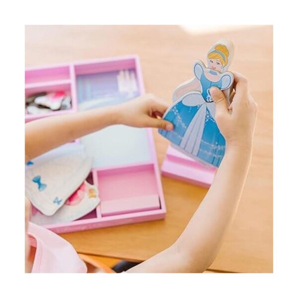 Melissa Doug juego de muñeca de madera y disfraz_5