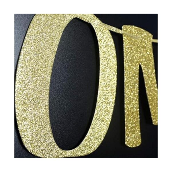 Banner dorado con purpurina para la noche de graduación_4